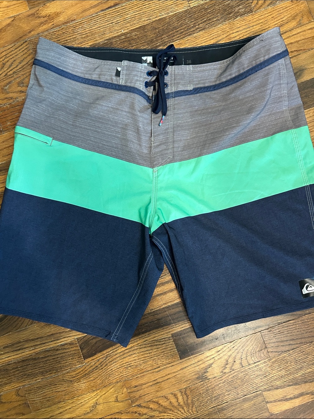 Quiksilver Men’s Navy Mint Gray Colorblock Board Shorts